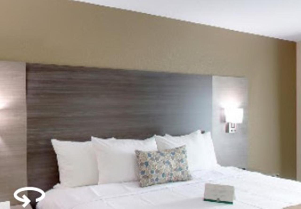 Quality Inn & Suites Roanoke - Fort Worth North Exterior foto