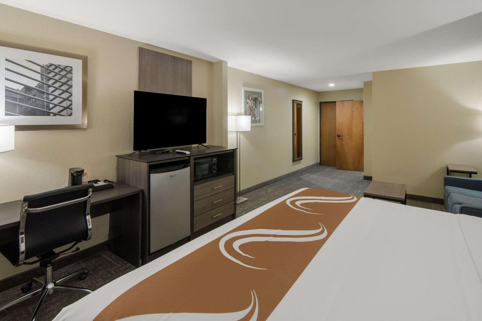 Quality Inn & Suites Roanoke - Fort Worth North Exterior foto
