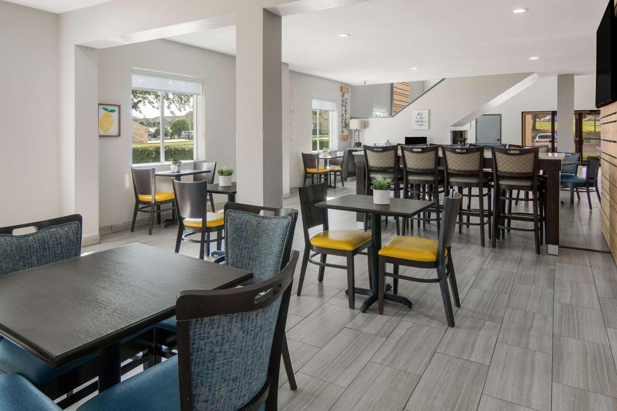 Quality Inn & Suites Roanoke - Fort Worth North Exterior foto