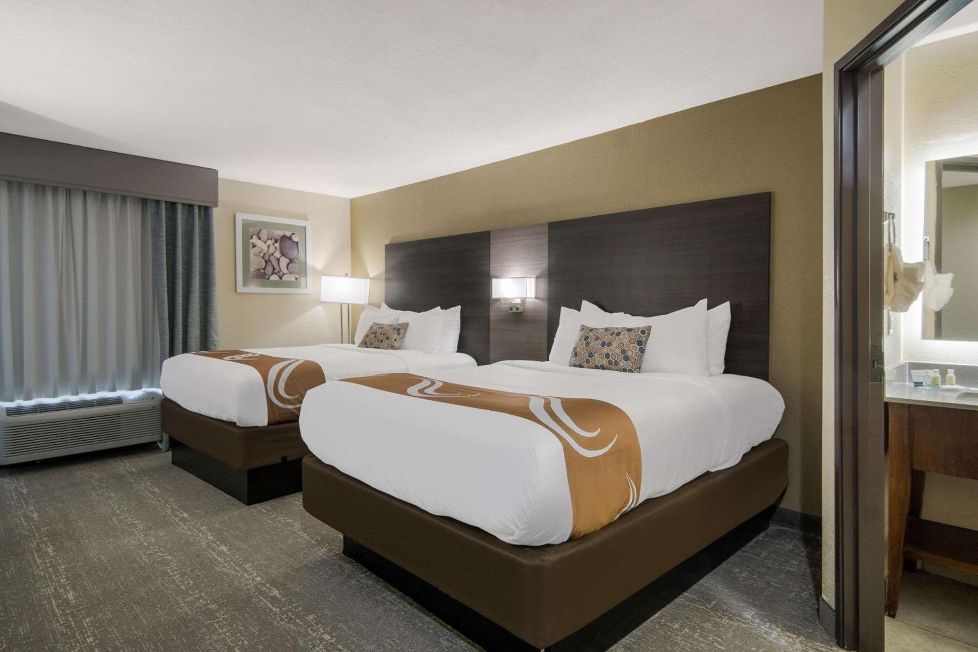 Quality Inn & Suites Roanoke - Fort Worth North Exterior foto