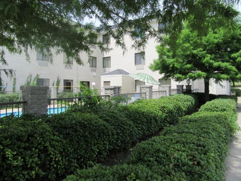 Quality Inn & Suites Roanoke - Fort Worth North Exterior foto